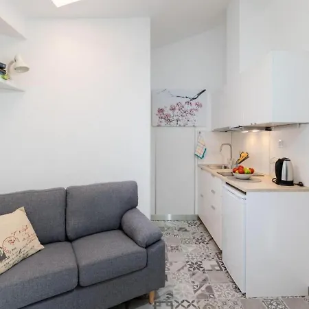 Sunny Palace Apartment