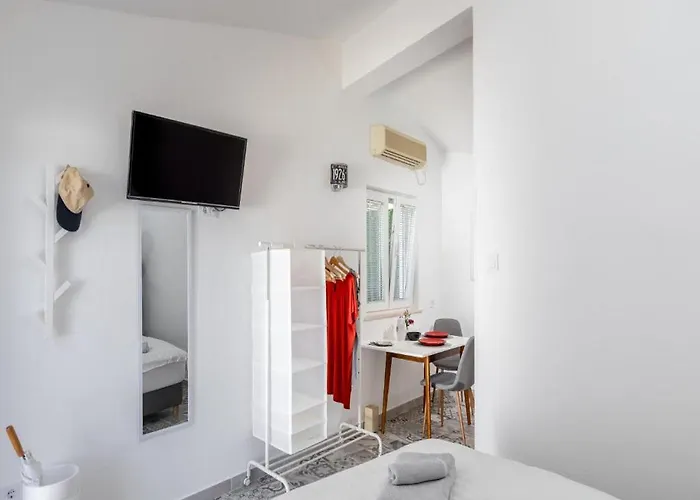 Sunny Palace 公寓 *